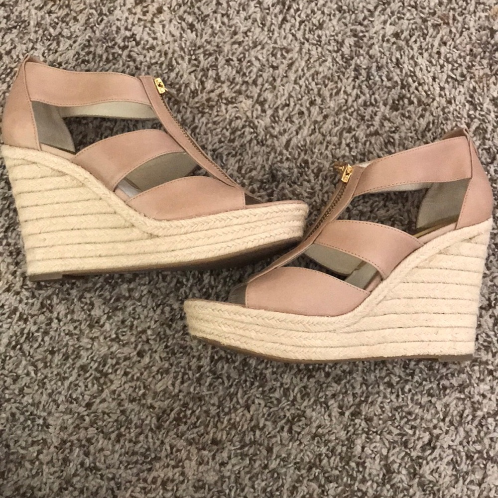 Size 6 Michael kors wedges !